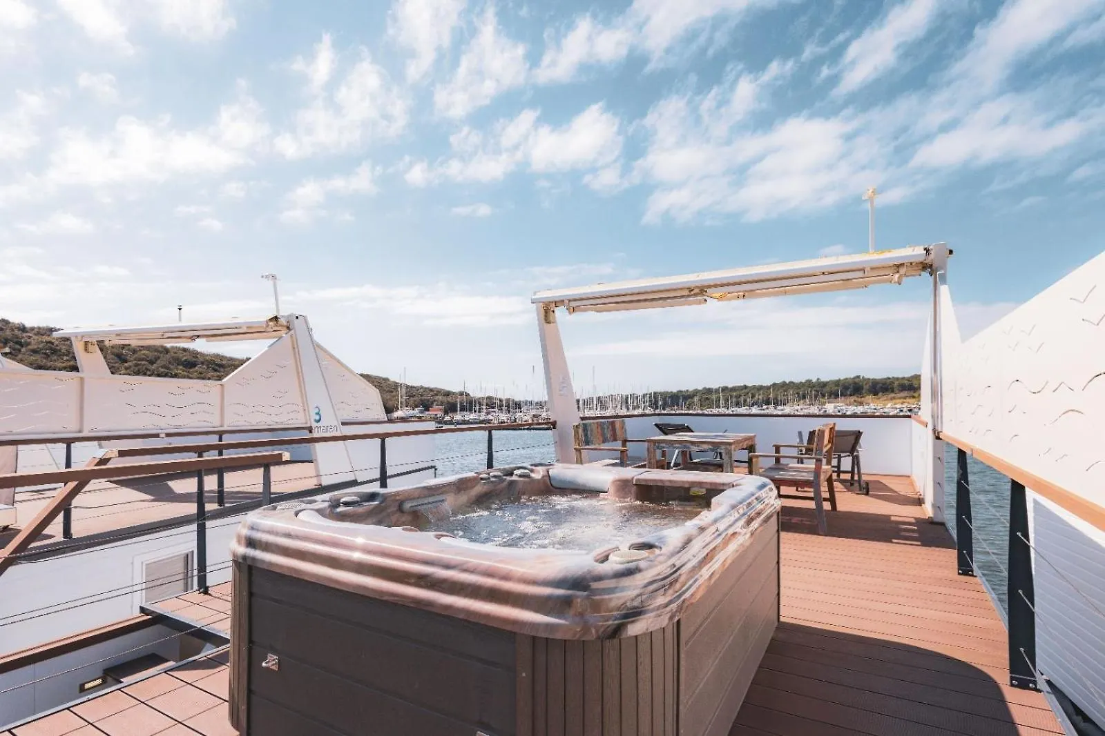 Hausboot Astrid - Floating House Lägenhet Pula